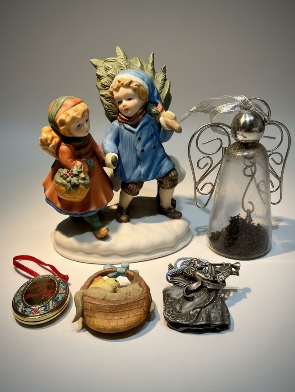 Bundle of 5 Vintage Beautiful Holiday Ornaments Collectibles Statue!